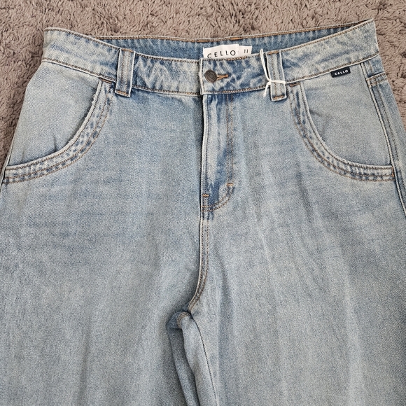 Cello Mid Waisted Wide Leg Skater Light Wash Jeans Size 11 NWT - Picture 3 of 12